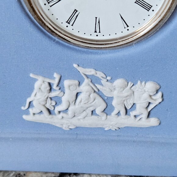 RARE VINTAGE WEDGWOOD ENGLAND BLUE WHITE GRECIAN DOME DESK MANTEL OFFICE CLOCK - Picture 2 of 13